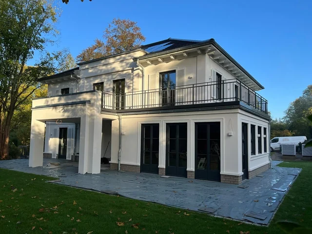 AUMÜHLE (2023)